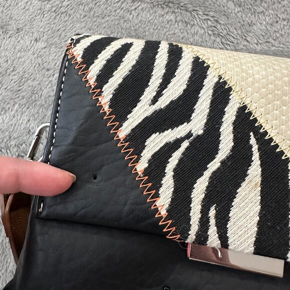 Desigual Click Clocken Roda Crossbody Purse Handbag Animal Print - Picture 3 of 8